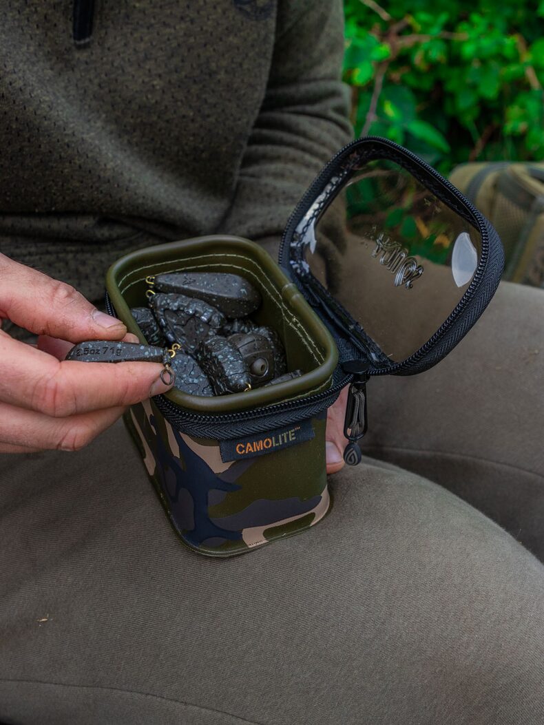 Водостойкая сумочка малая для аксессуаров FOX Aquos Camo Accessory Bag Small — фото 2 — CARPshop