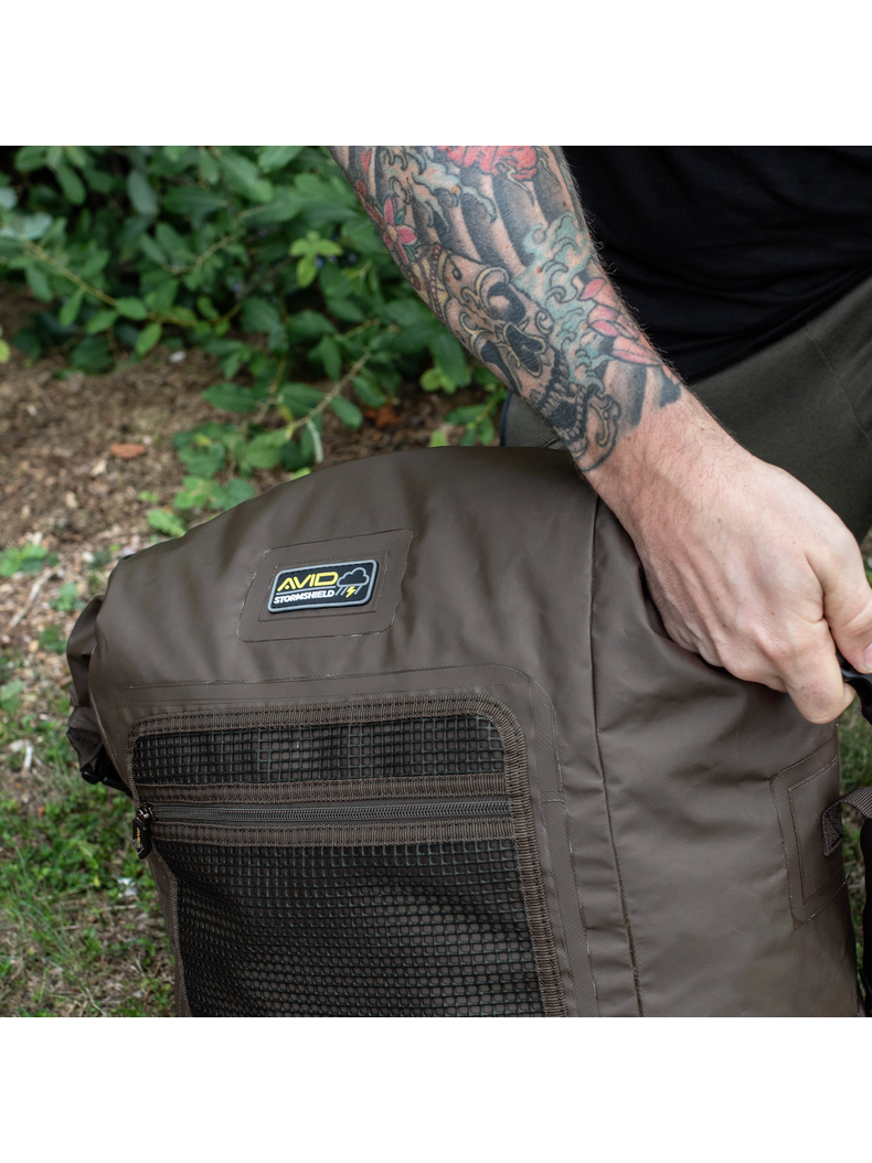 Рюкзак непромокаемый AVID CARP Stormshield Rucksack, изображение 3 Рюкзак непромокаемый AVID CARP Stormshield Rucksack, изображение 3