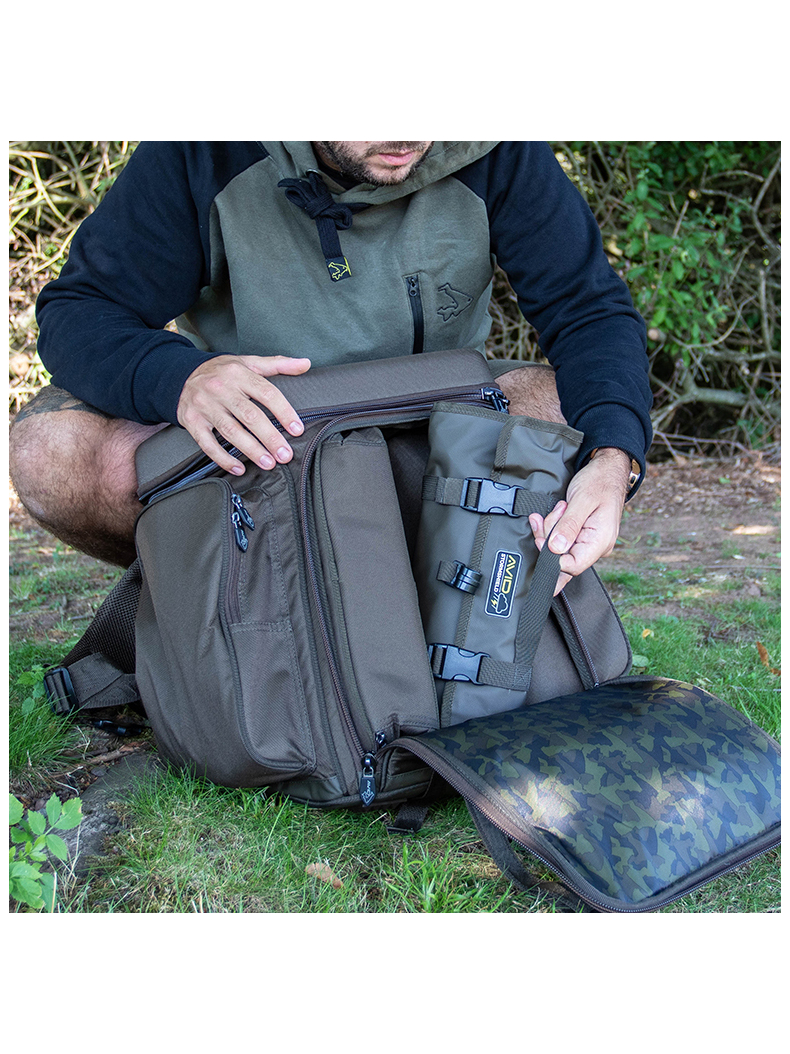 Органайзер непромокаемый AVID CARP Stormshield Tackle Roll, изображение 3 Органайзер непромокаемый AVID CARP Stormshield Tackle Roll, изображение 3