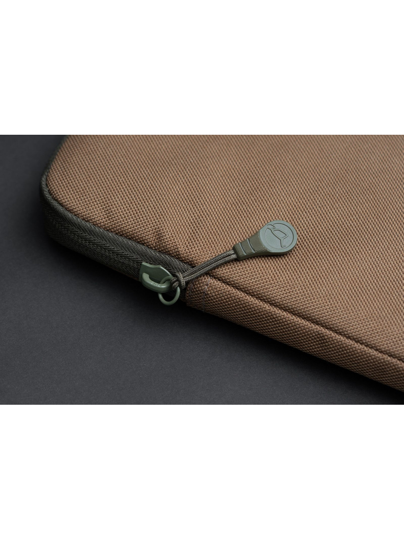 Сумка для планшета KORDA Compac Tablet Bag, Размер: Small, изображение 4 Сумка для планшета KORDA Compac Tablet Bag, Размер: Small, изображение 4