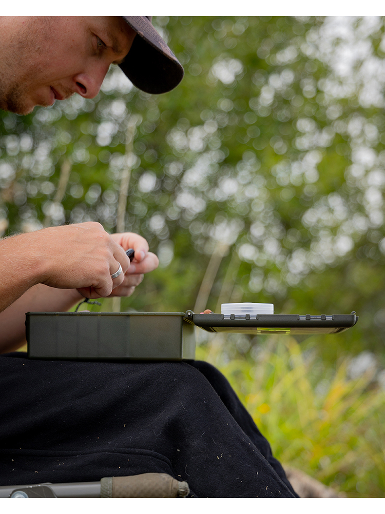 Текл бокс FOX Medium Tackle Box EDGES, изображение 7 Текл бокс FOX Medium Tackle Box EDGES, изображение 7