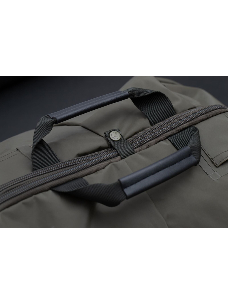 Сумка для перевозки вейдерсов KORDA Compac Wader Cover, изображение 4 Сумка для перевозки вейдерсов KORDA Compac Wader Cover, изображение 4
