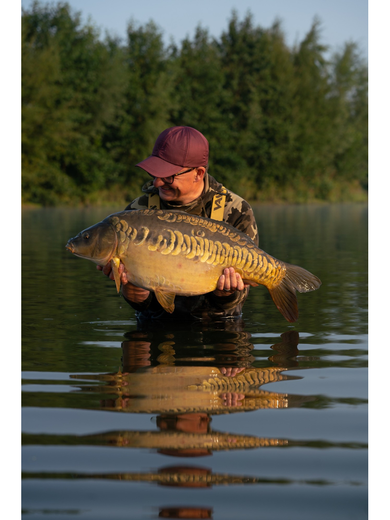 Кепка влагозащищенная KORDA Kool Waterproof Cap Burgundy, изображение 4 Кепка влагозащищенная KORDA Kool Waterproof Cap Burgundy, изображение 4