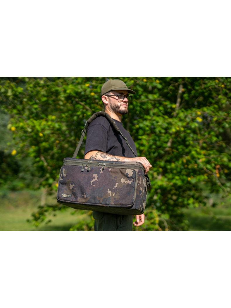 Термосумка KORDA Compac Cool Bag Dark Kamo XL, изображение 2 Термосумка KORDA Compac Cool Bag Dark Kamo XL, изображение 2