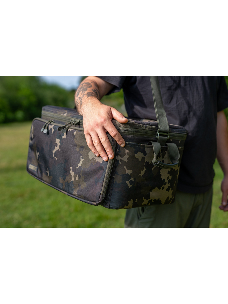 Термосумка KORDA Compac Cool Bag Dark Kamo XL, изображение 3 Термосумка KORDA Compac Cool Bag Dark Kamo XL, изображение 3