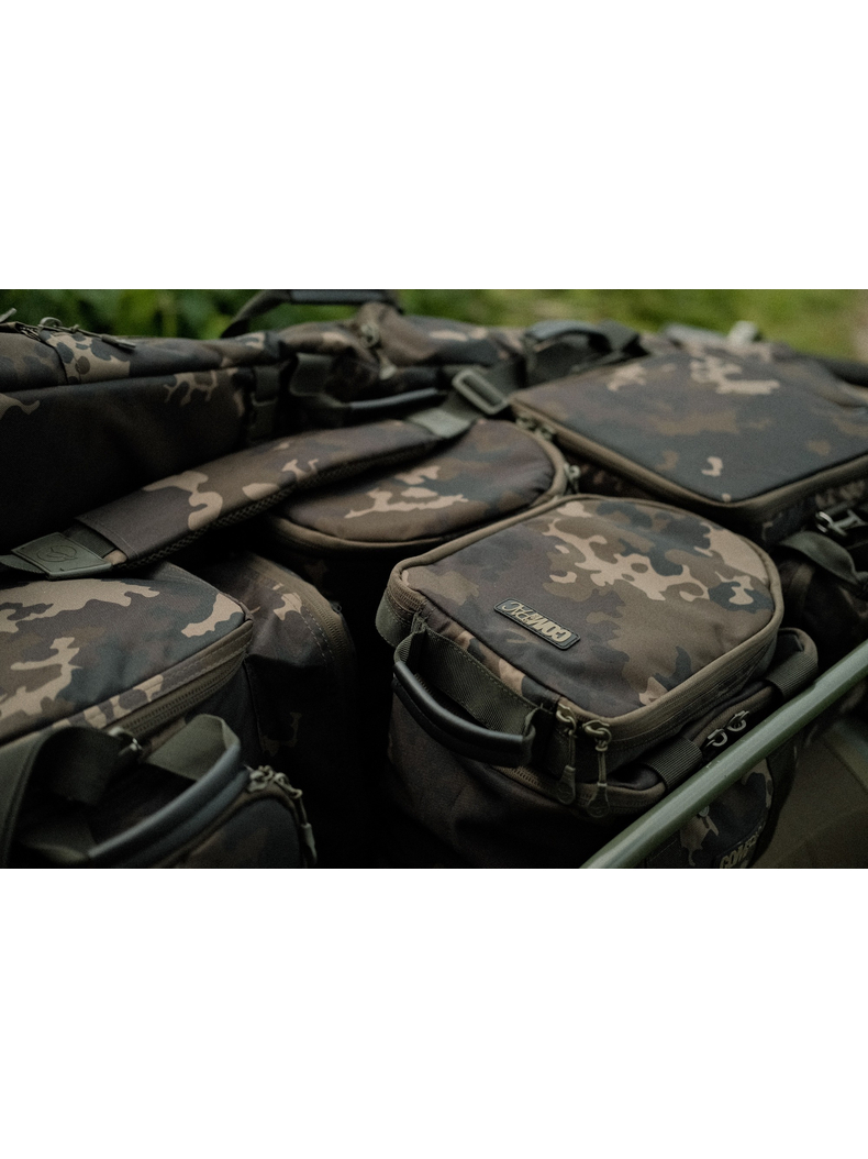 Сумка для буз баров KORDA Compac Buzz Bar Bag Dark Kamo, Размер: Small, изображение 2 Сумка для буз баров KORDA Compac Buzz Bar Bag Dark Kamo, Размер: Small, изображение 2