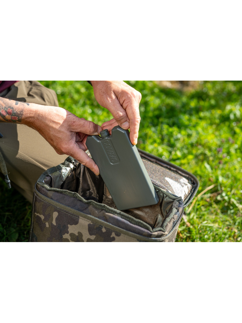 Термосумка KORDA Compac Cool Bag Dark Kamo Medium, изображение 5 Термосумка KORDA Compac Cool Bag Dark Kamo Medium, изображение 5