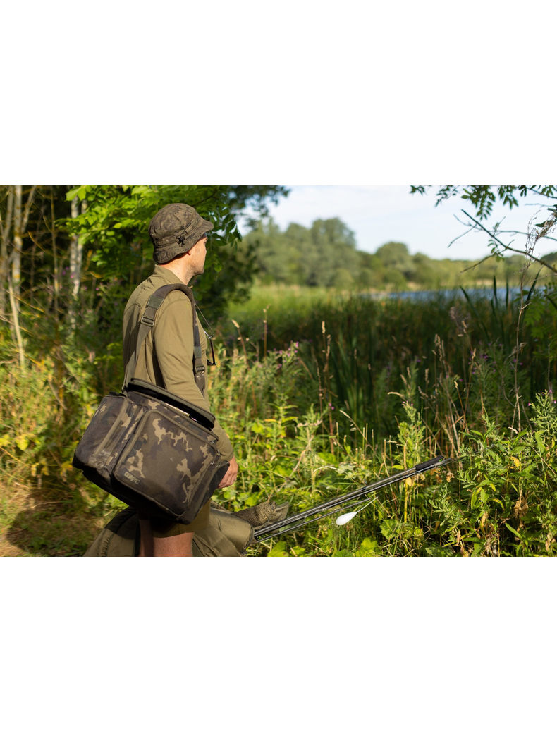 Сумка KORDA Compac Cube Carryall Dark Kamo, изображение 4 Сумка KORDA Compac Cube Carryall Dark Kamo, изображение 4