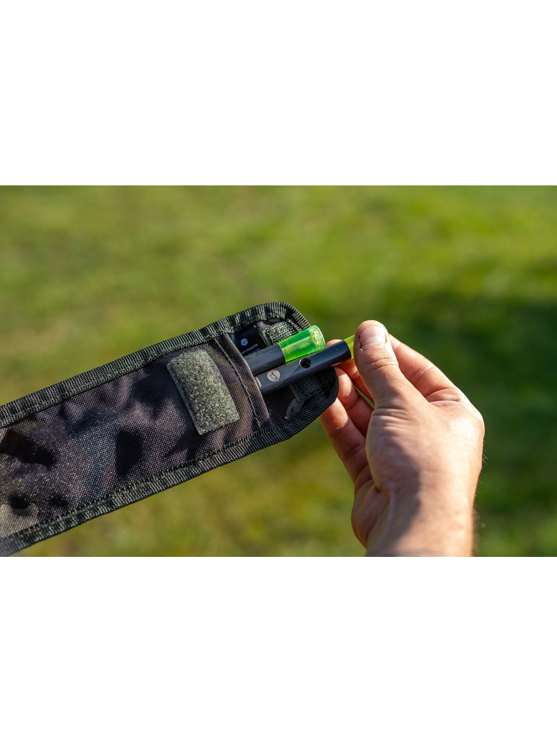 Чехол для маркерных колышков KORDA Compac Distance Stick Bag Dark Kamo, изображение 2 Чехол для маркерных колышков KORDA Compac Distance Stick Bag Dark Kamo, изображение 2