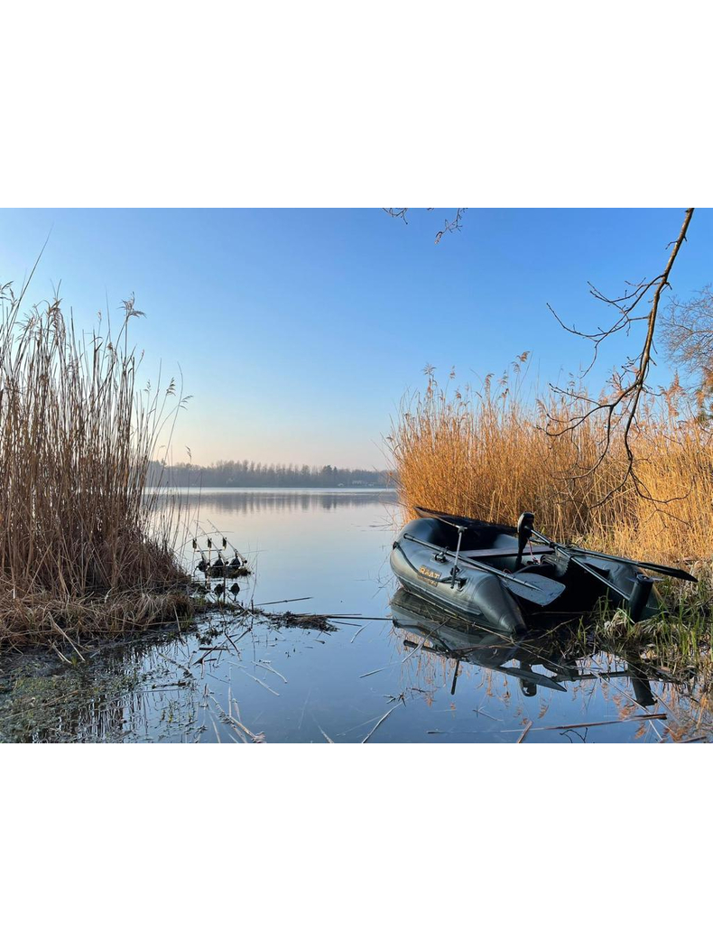 Лодка Imperial Baits iBoat 5GEN Superlight Carbon Black, Длина: 210 см, изображение 2 Лодка Imperial Baits iBoat 5GEN Superlight Carbon Black, Длина: 210 см, изображение 2