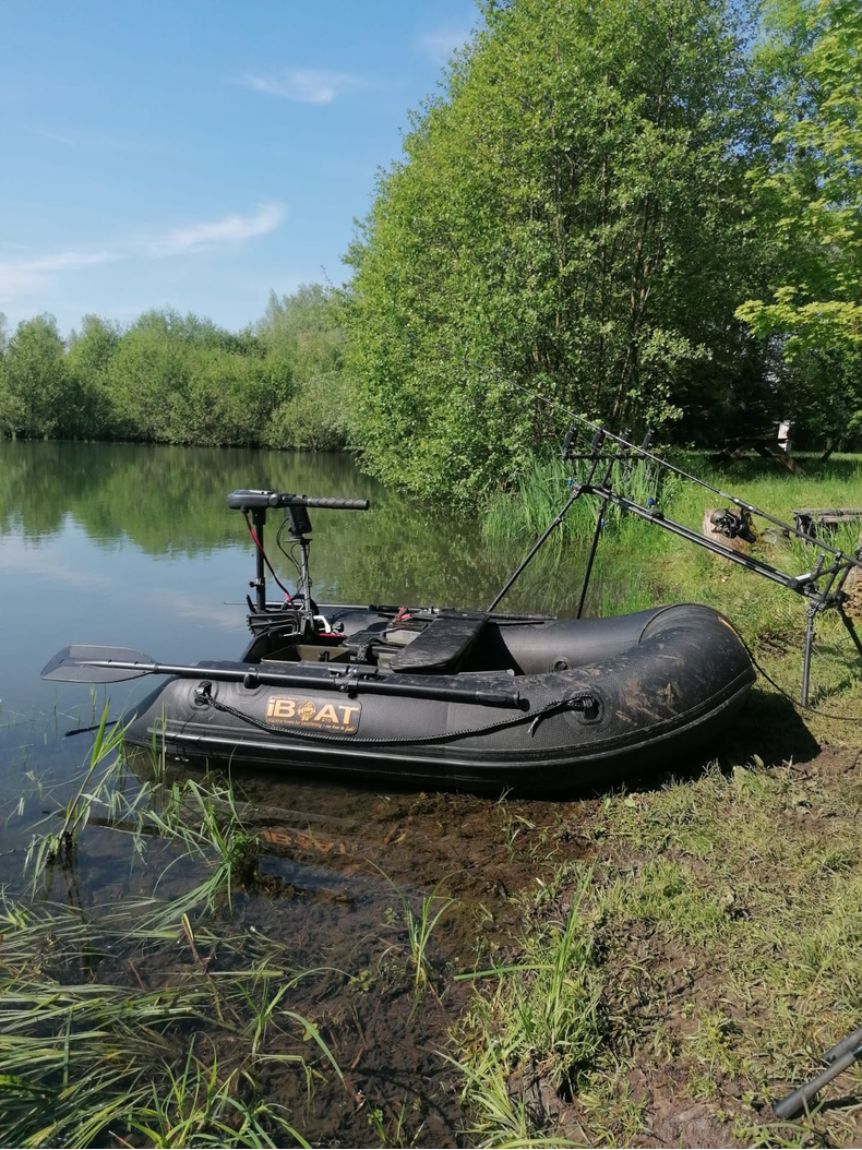 Лодка Imperial Baits iBoat 5GEN Superlight Carbon Black, Длина: 210 см, изображение 5 Лодка Imperial Baits iBoat 5GEN Superlight Carbon Black, Длина: 210 см, изображение 5