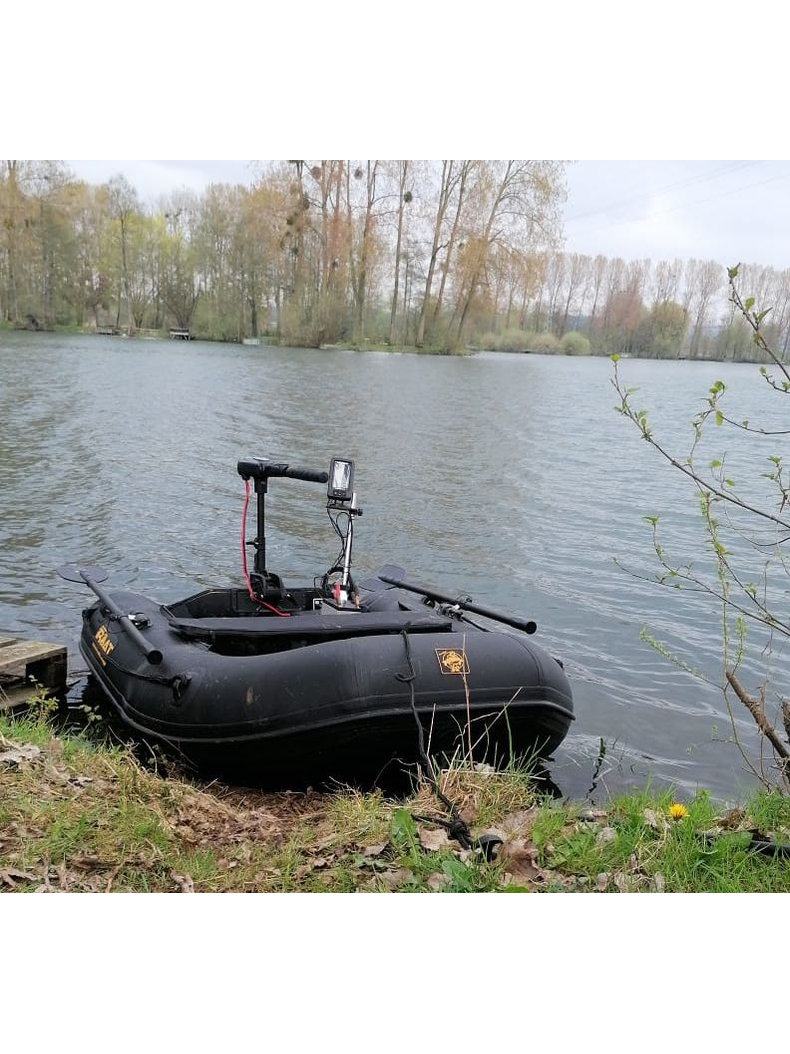 Лодка Imperial Baits iBoat 5GEN Superlight Carbon Black, Длина: 210 см, изображение 4 Лодка Imperial Baits iBoat 5GEN Superlight Carbon Black, Длина: 210 см, изображение 4