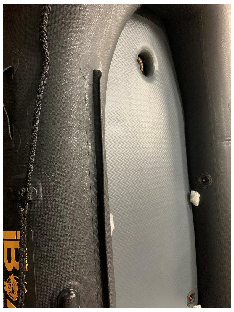 Лодка Imperial Baits iBoat 5GEN Superlight Carbon Black, Длина: 210 см, изображение 6 Лодка Imperial Baits iBoat 5GEN Superlight Carbon Black, Длина: 210 см, изображение 6