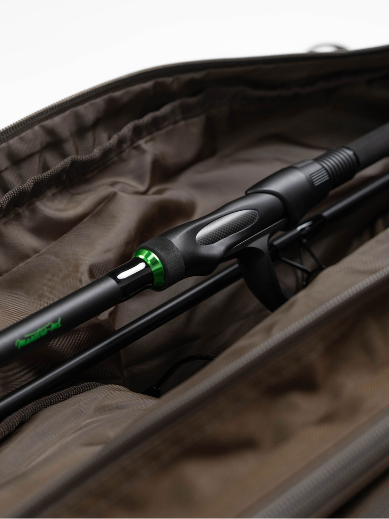 Бланк удилища на гладкой подкладке внутри чехла Carptoday Maestro 13 ft