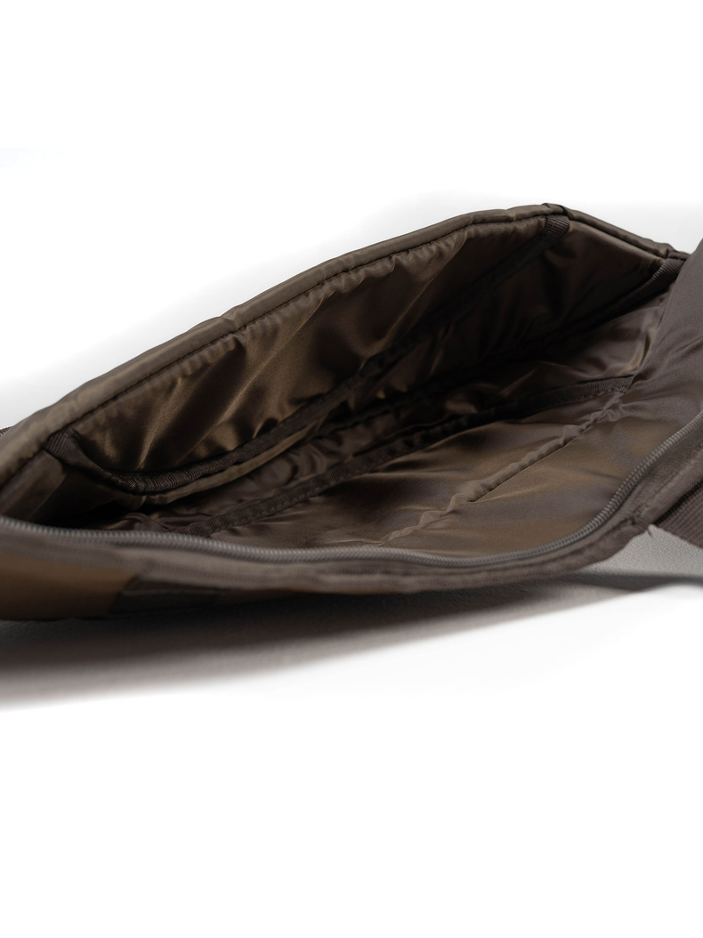Мягкая пенка и гладкая подкладка внутри одиночного чехла Carptoday Maestro 12 ft