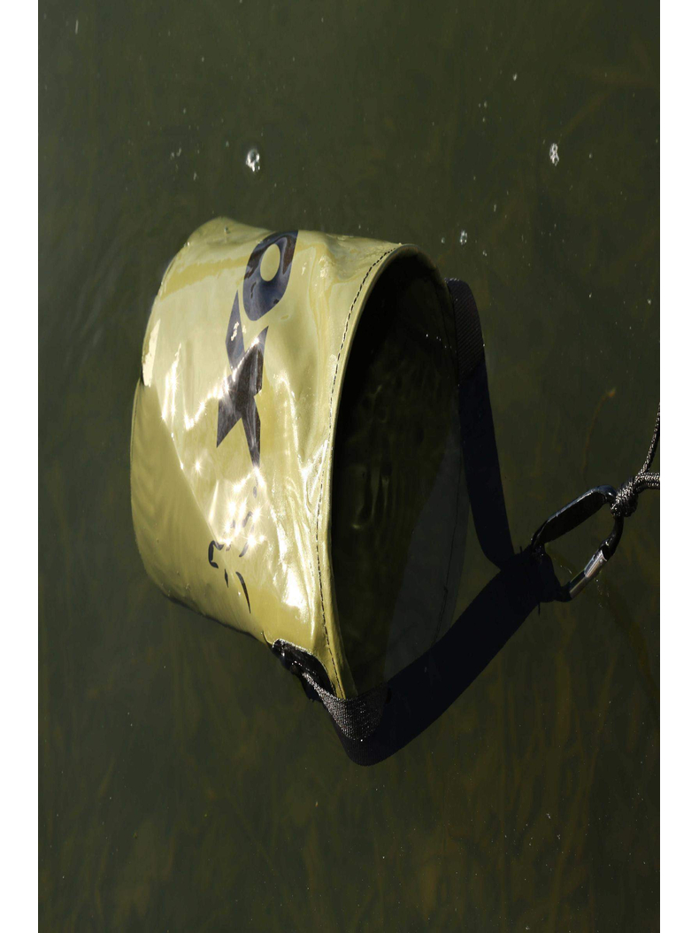 Мягкое ведро FOX Collapsible Water Bucket 4,5litre, изображение 4 Мягкое ведро FOX Collapsible Water Bucket 4,5litre, изображение 4