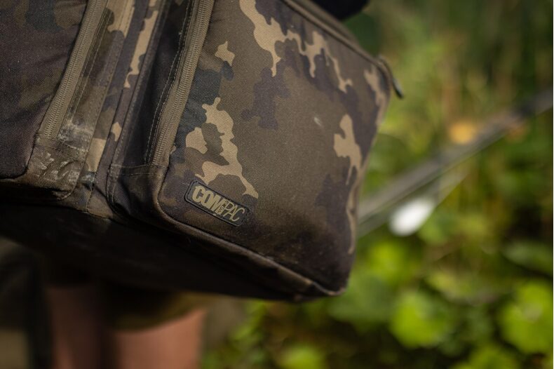 Сумка KORDA Compac Cube Carryall Dark Kamo — фото 2 — CARPshop