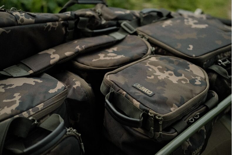 Сумка для буз баров KORDA Compac Buzz Bar Bag Dark Kamo — фото 2 — CARPshop