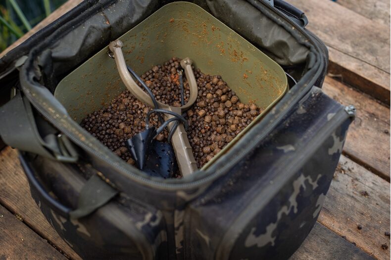 Сумка KORDA Compac Cube Carryall Dark Kamo — фото 3 — CARPshop
