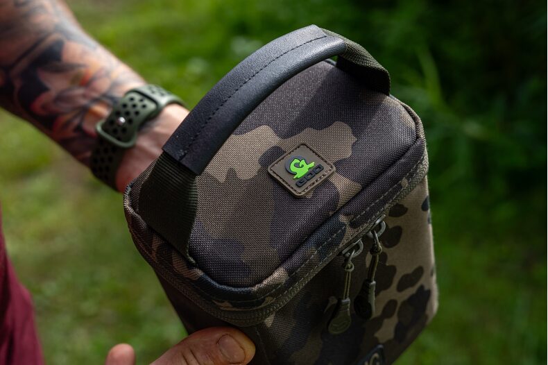 Сумка для ароматизаторов KORDA Compac Goo Bag Dark Kamo — фото 3 — CARPshop