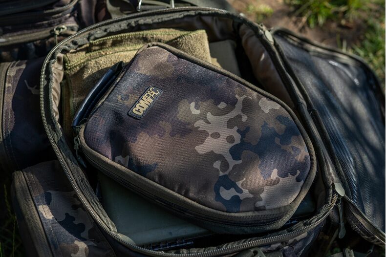 Чехол для весов KORDA Compac Scales Pouch Dark Kamo — фото 6 — CARPshop