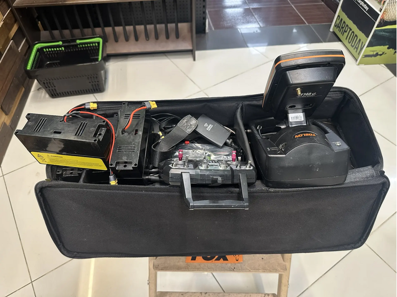 Кораблик для прикормки Carpboat Toslon Xboat 730 +  Эхолот TF-740 GPS+Xpilot  б/у