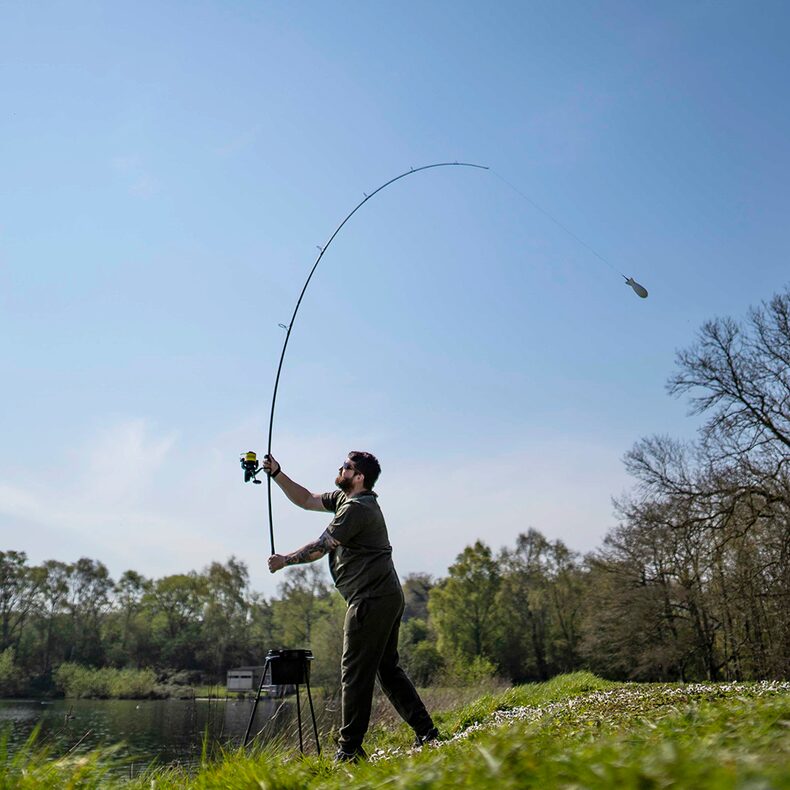 Прикормочная станция AVID CARP Lok Down Bucket Stand — фото 9 — CARPshop