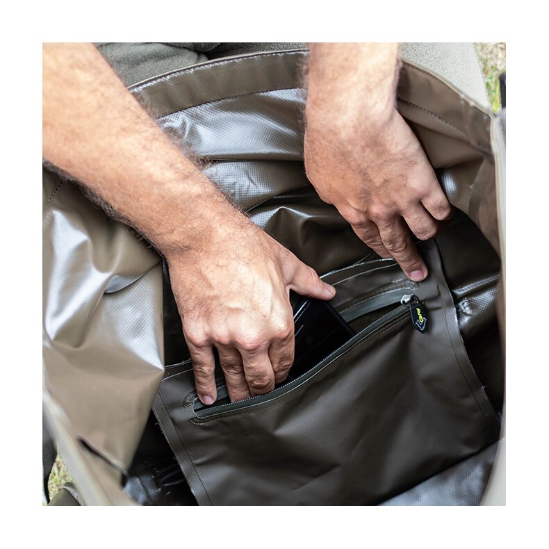 Сумка непромокаемая AVID CARP Stormshield Carryall — фото 5 — CARPshop