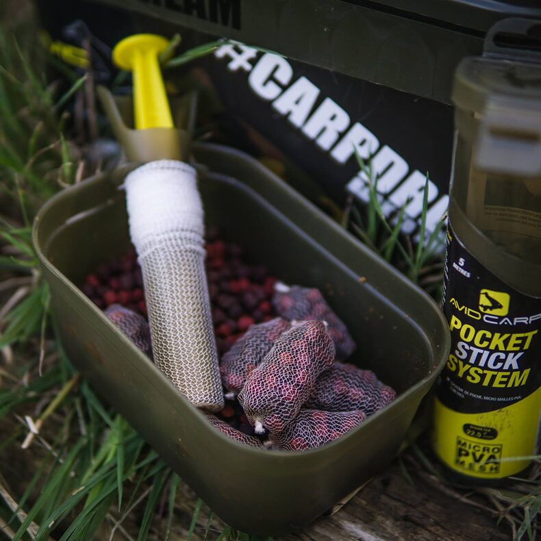 Контейнер с разделителем AVID CARP Bait & Bits Tub Large — фото 5 — CARPshop