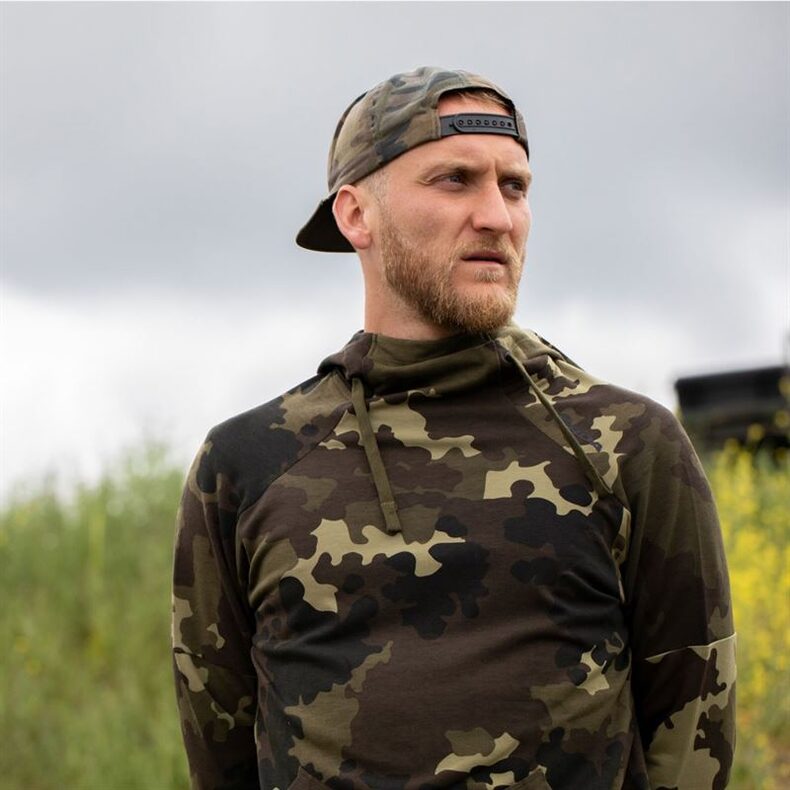 Толстовка KORDA LE Lightweight Hoodie Light Kamo — фото 3 — CARPshop