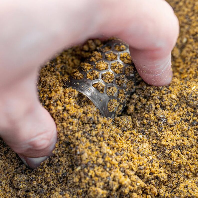 Кормушка фидерная PRESTON Hexmesh Plastic Bullet Feeder — фото 3 — CARPshop